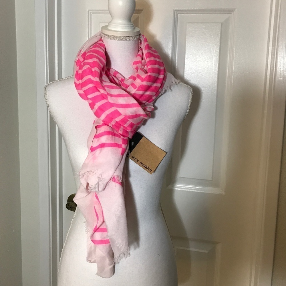 Steve Madden Scarf/Wrap